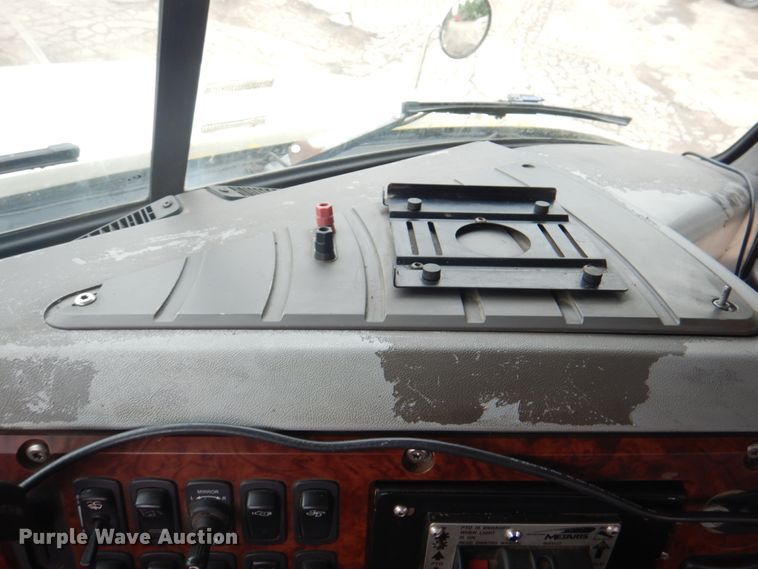 image for item JY9813 2007 Mack CXP613  semi truck