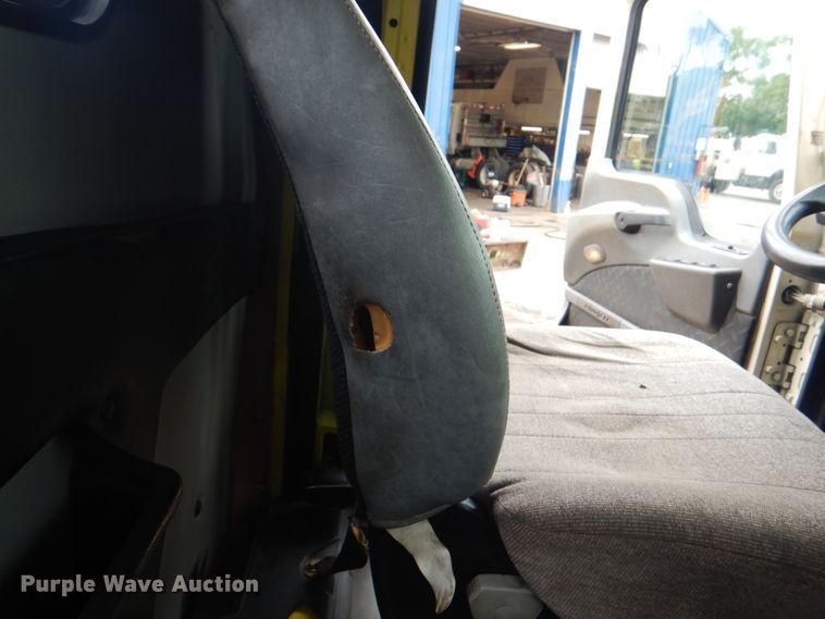 image for item JY9813 2007 Mack CXP613  semi truck