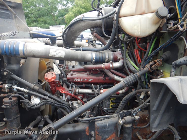 image for item JY9813 2007 Mack CXP613  semi truck