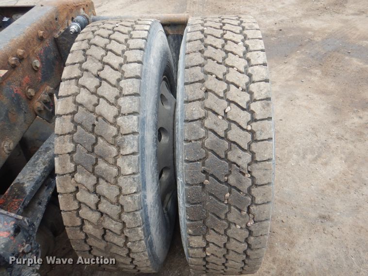 image for item JY9813 2007 Mack CXP613  semi truck