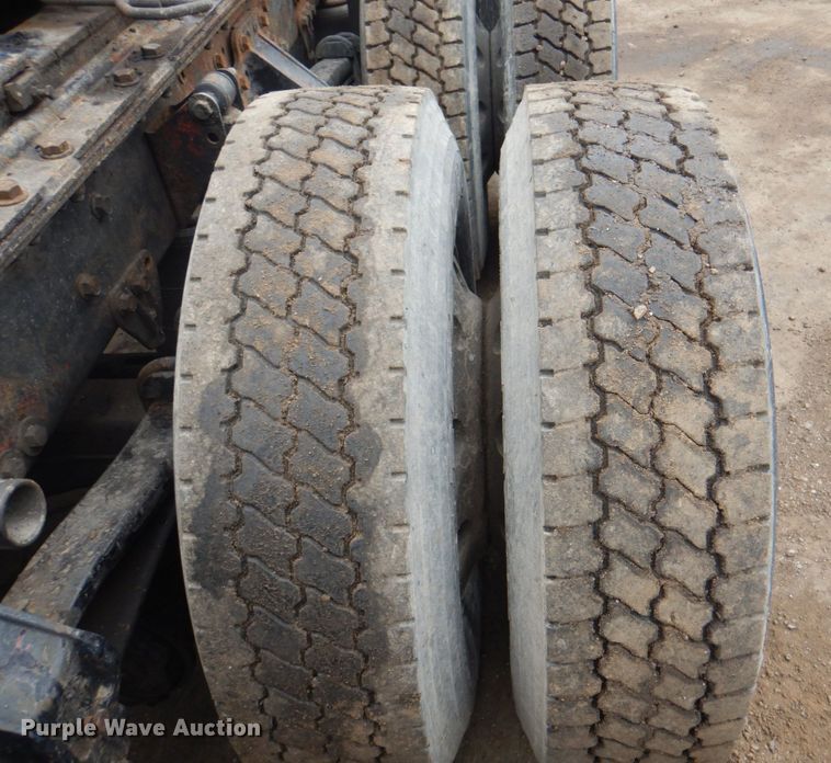 image for item JY9813 2007 Mack CXP613  semi truck