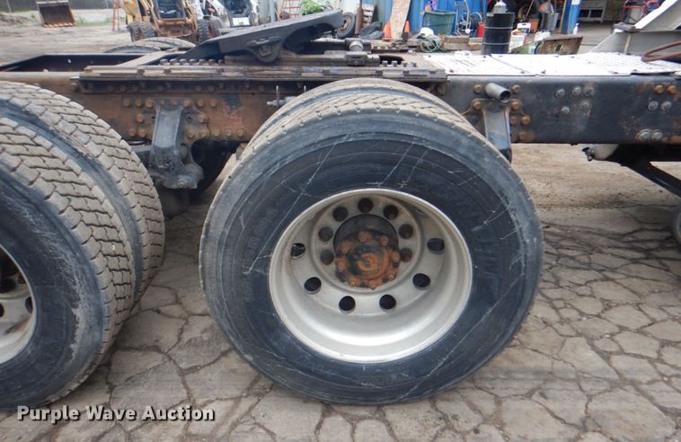 image for item JY9813 2007 Mack CXP613  semi truck