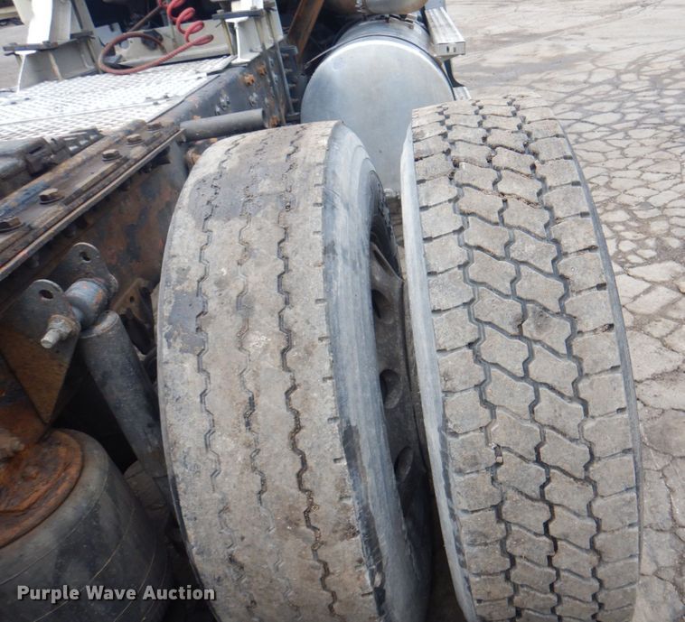 image for item JY9813 2007 Mack CXP613  semi truck