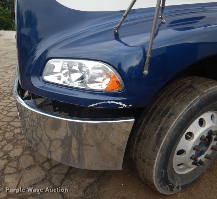 image for item JY9814 2005 Mack Vision CXN613  semi truck