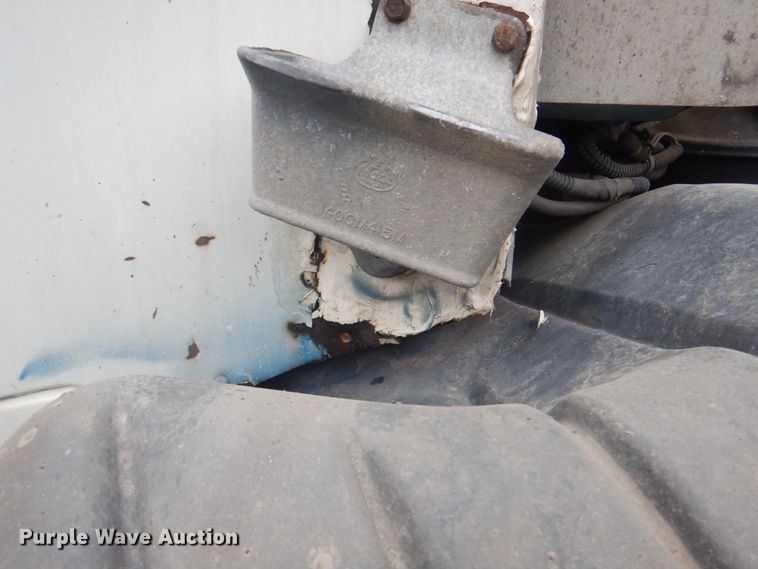 image for item JY9814 2005 Mack Vision CXN613  semi truck