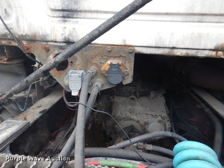 image for item JY9814 2005 Mack Vision CXN613  semi truck