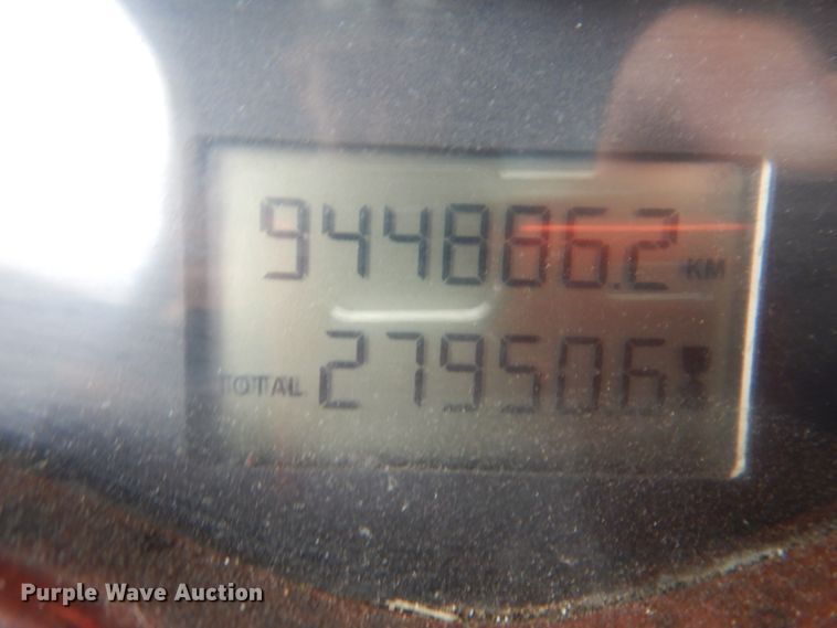 image for item JY9814 2005 Mack Vision CXN613  semi truck