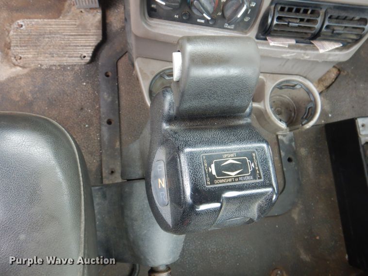 image for item JY9814 2005 Mack Vision CXN613  semi truck