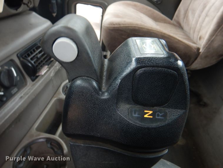 image for item JY9814 2005 Mack Vision CXN613  semi truck