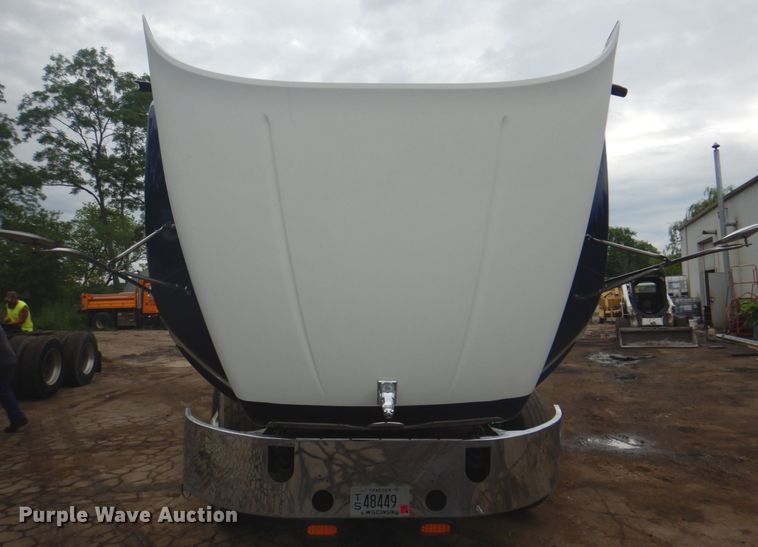 image for item JY9814 2005 Mack Vision CXN613  semi truck