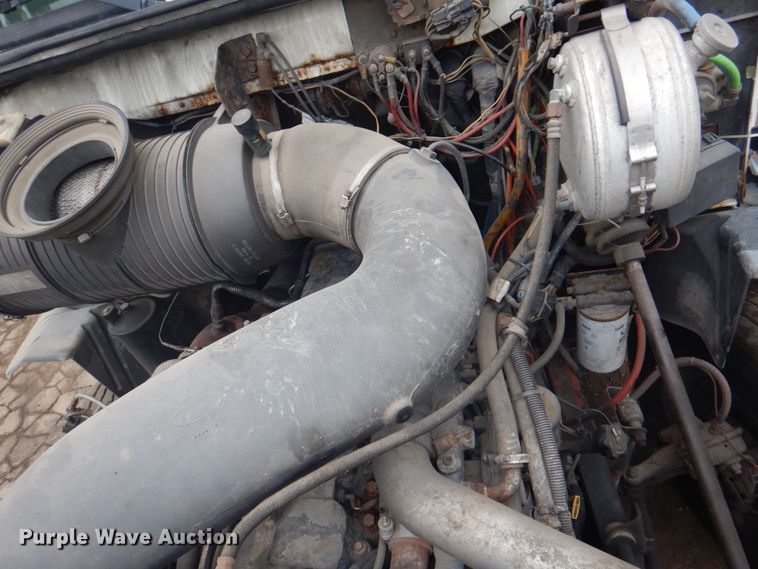 image for item JY9814 2005 Mack Vision CXN613  semi truck