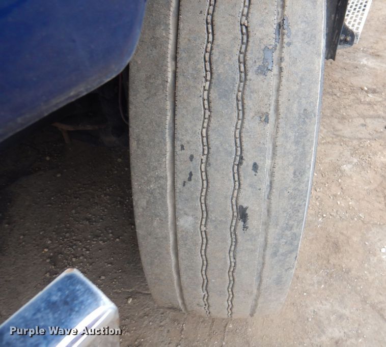 image for item JY9814 2005 Mack Vision CXN613  semi truck