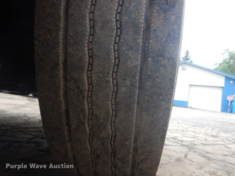 image for item JY9814 2005 Mack Vision CXN613  semi truck