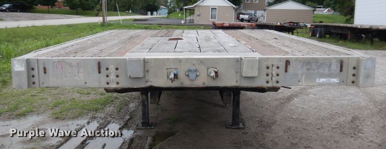 image for item KU9551 1995 Wilson CFD-900  drop deck trailer