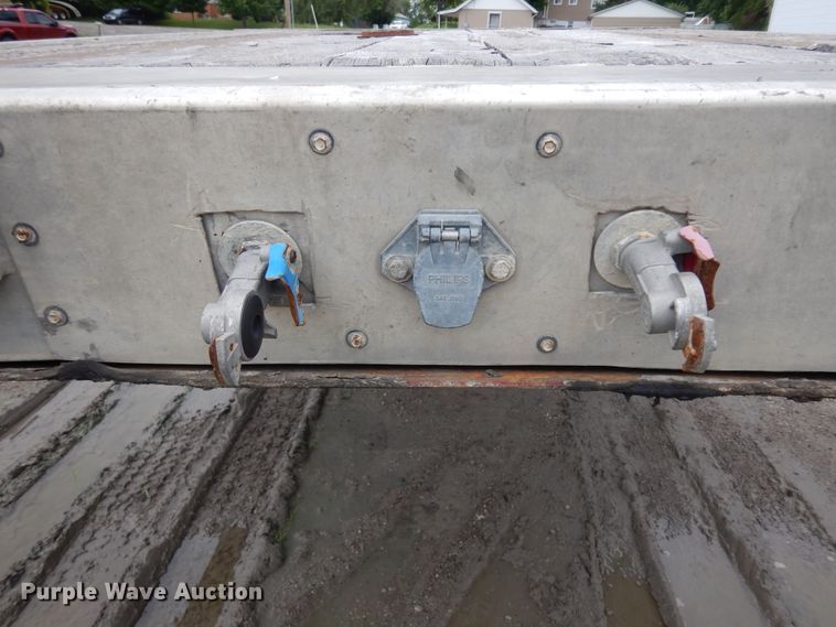 image for item KU9551 1995 Wilson CFD-900  drop deck trailer