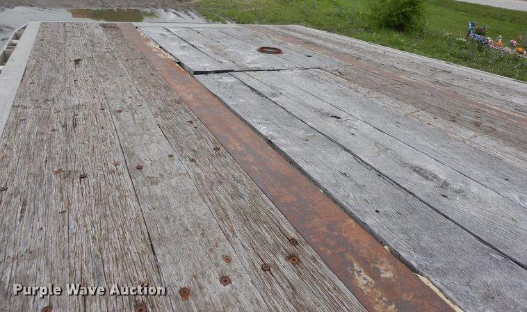 image for item KU9551 1995 Wilson CFD-900  drop deck trailer