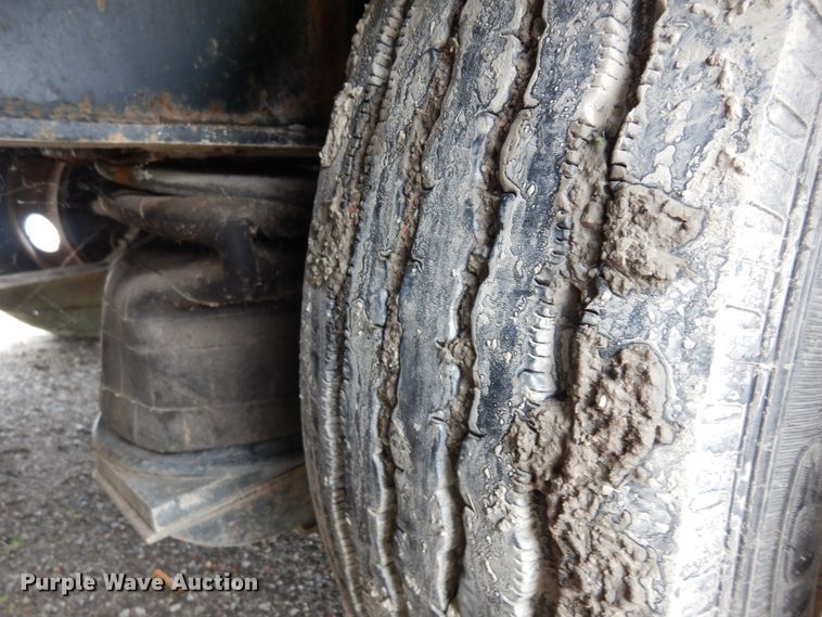 image for item KU9551 1995 Wilson CFD-900  drop deck trailer