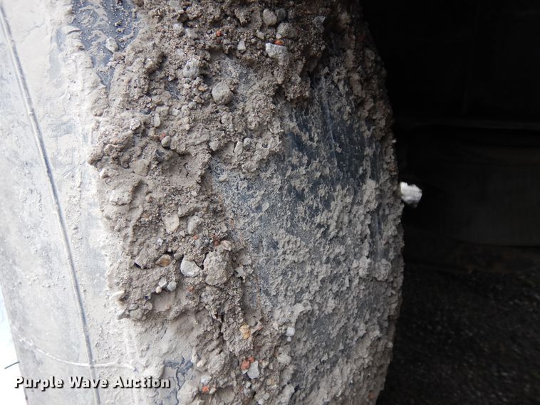 image for item KU9551 1995 Wilson CFD-900  drop deck trailer