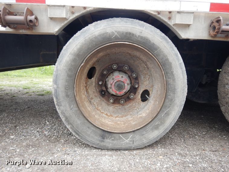 image for item KU9551 1995 Wilson CFD-900  drop deck trailer