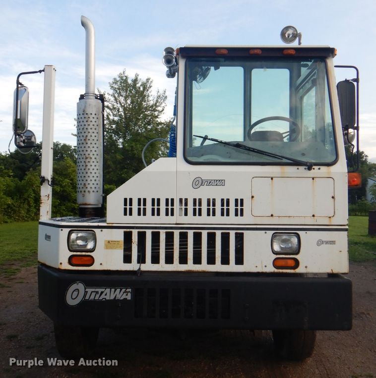 image for item KW9961 1999 Ottawa Commando 30  yard truck