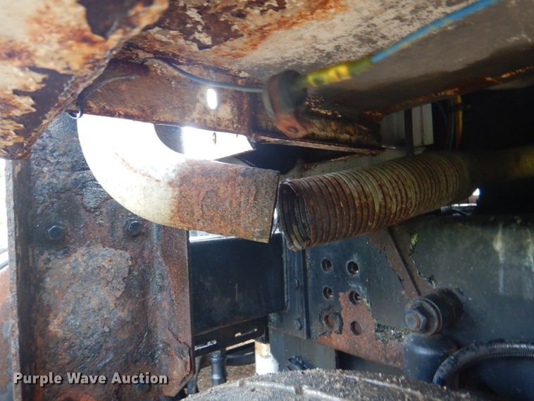 image for item KW9961 1999 Ottawa Commando 30  yard truck