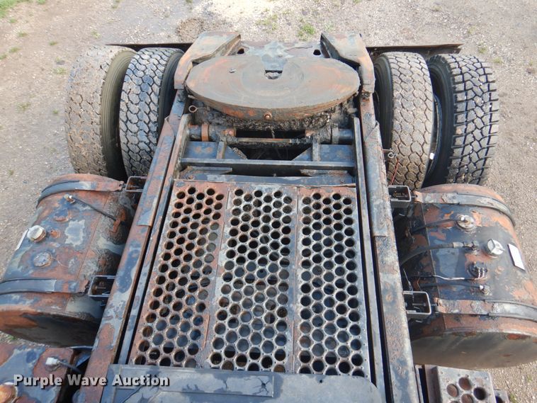 image for item KW9961 1999 Ottawa Commando 30  yard truck