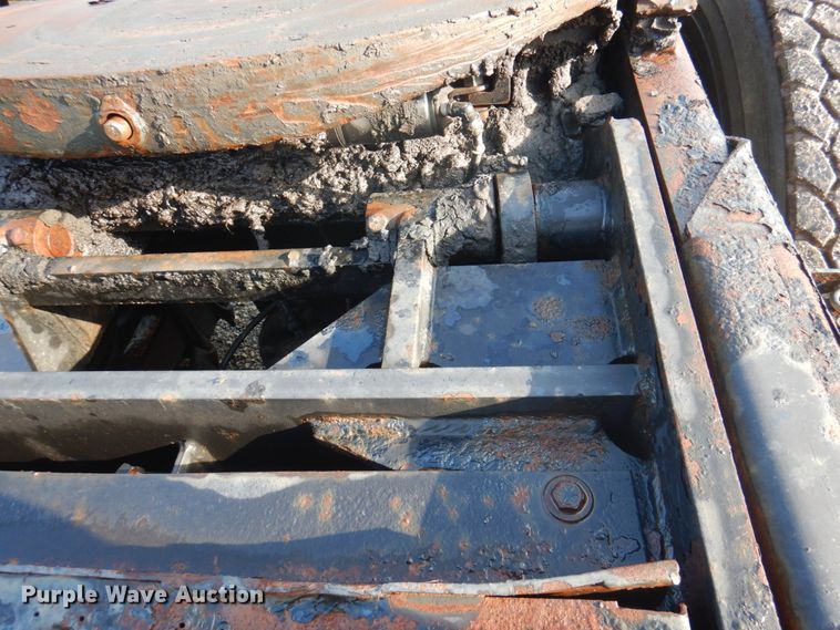 image for item KW9961 1999 Ottawa Commando 30  yard truck