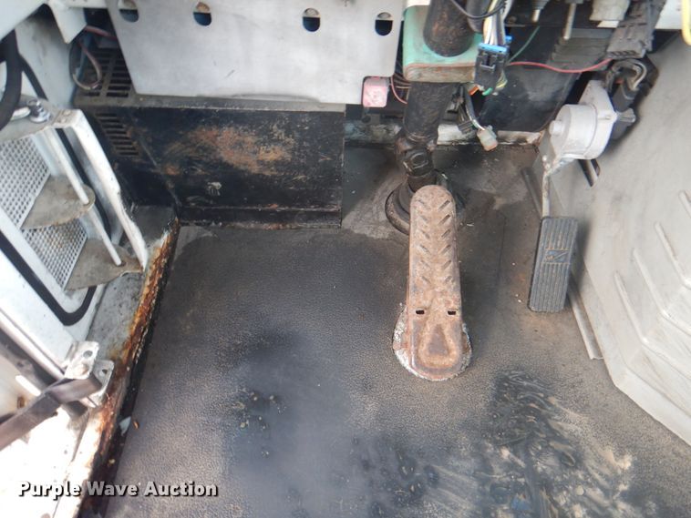 image for item KW9961 1999 Ottawa Commando 30  yard truck