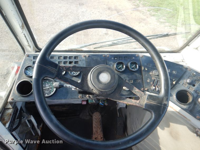 image for item KW9961 1999 Ottawa Commando 30  yard truck