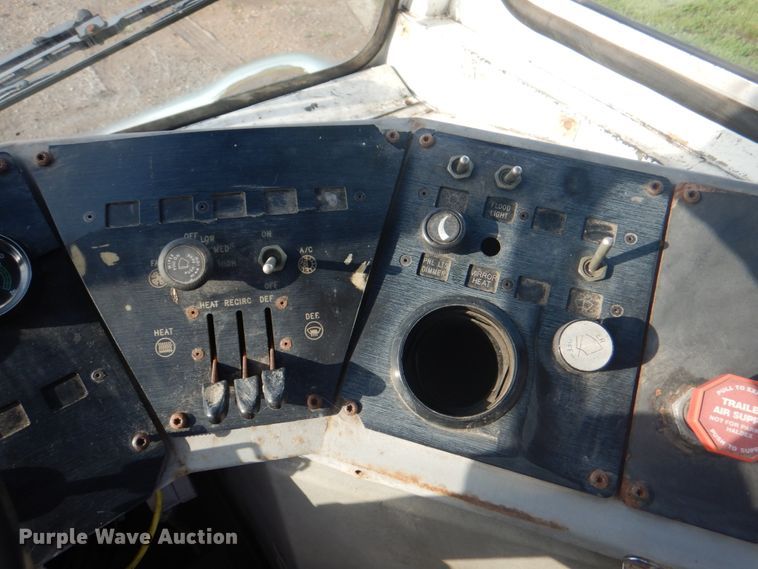 image for item KW9961 1999 Ottawa Commando 30  yard truck