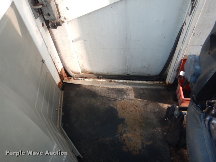 image for item KW9961 1999 Ottawa Commando 30  yard truck