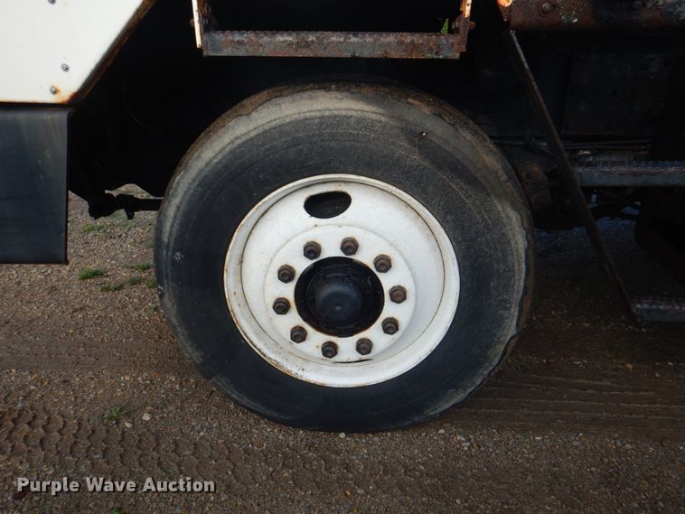 image for item KW9961 1999 Ottawa Commando 30  yard truck