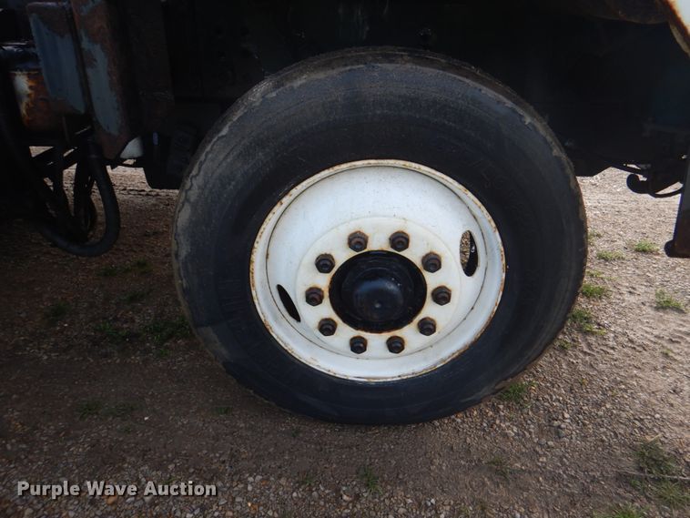 image for item KW9961 1999 Ottawa Commando 30  yard truck