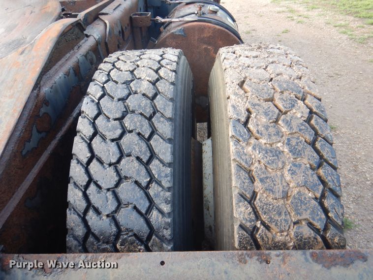 image for item KW9961 1999 Ottawa Commando 30  yard truck