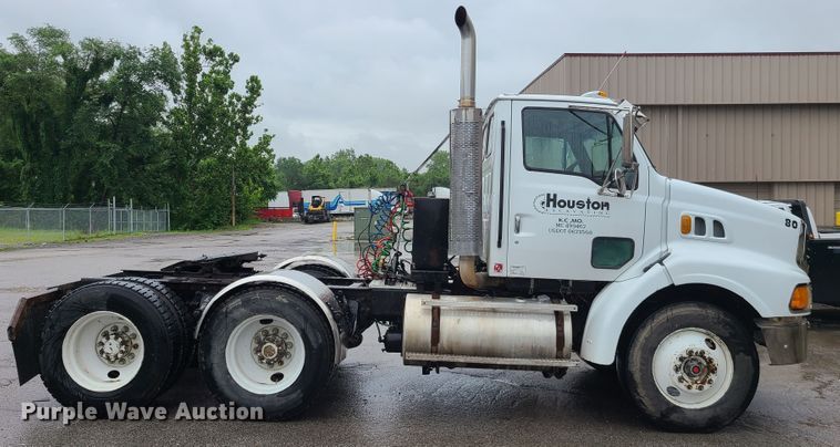 image for item L1360 2001 Sterling AT9500  semi truck