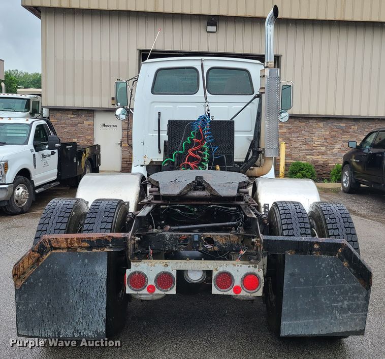 image for item L1360 2001 Sterling AT9500  semi truck