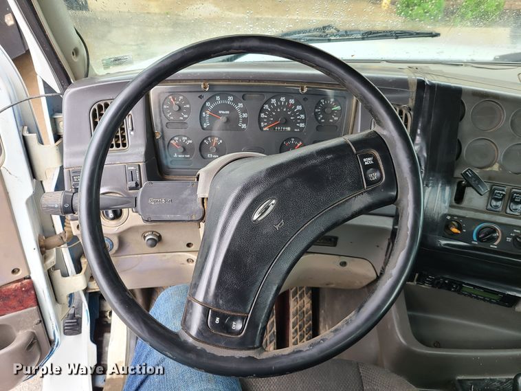 image for item L1360 2001 Sterling AT9500  semi truck