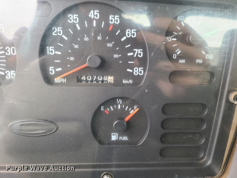 image for item L1360 2001 Sterling AT9500  semi truck