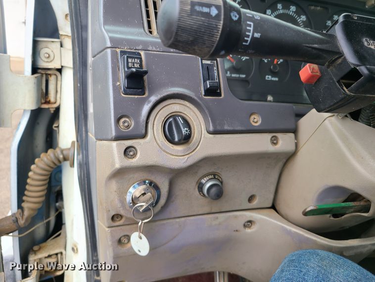 image for item L1360 2001 Sterling AT9500  semi truck