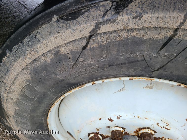 image for item L1360 2001 Sterling AT9500  semi truck