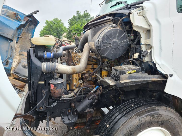 image for item L1360 2001 Sterling AT9500  semi truck