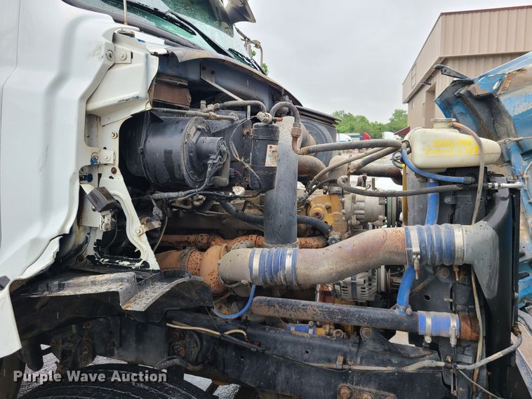 image for item L1360 2001 Sterling AT9500  semi truck