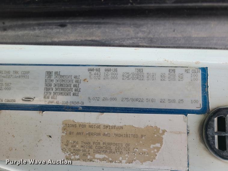 image for item L1360 2001 Sterling AT9500  semi truck