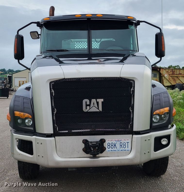 image for item L1374 2012 Caterpillar CT660L  semi truck