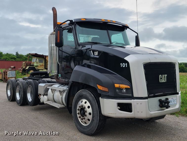 image for item L1374 2012 Caterpillar CT660L  semi truck