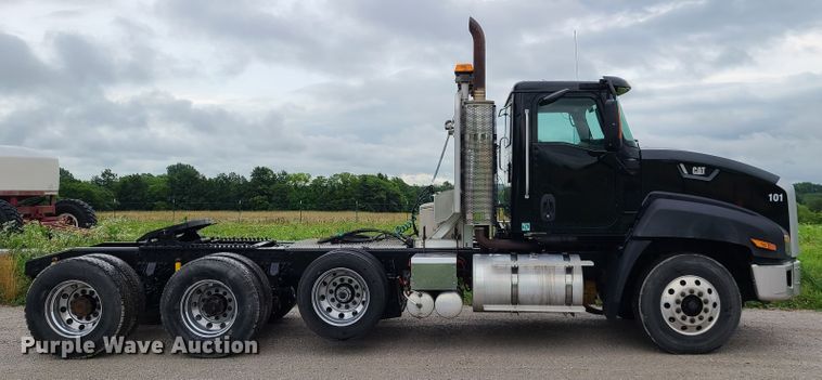 image for item L1374 2012 Caterpillar CT660L  semi truck