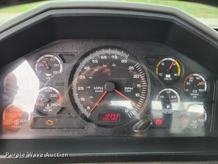 image for item L1374 2012 Caterpillar CT660L  semi truck