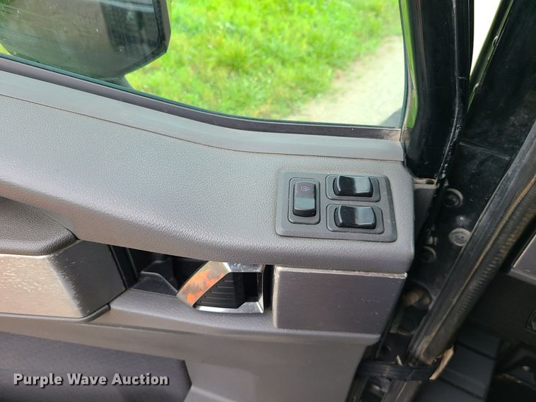 image for item L1374 2012 Caterpillar CT660L  semi truck