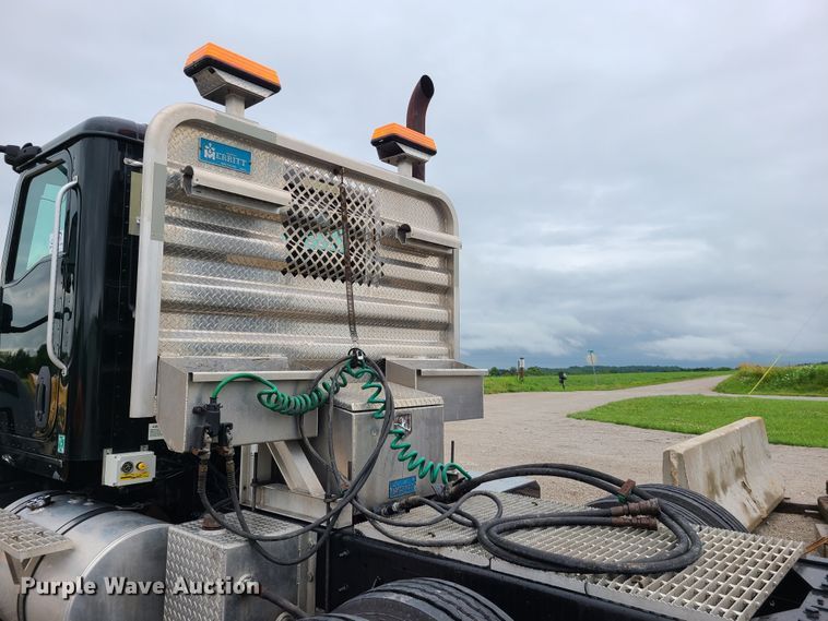 image for item L1374 2012 Caterpillar CT660L  semi truck