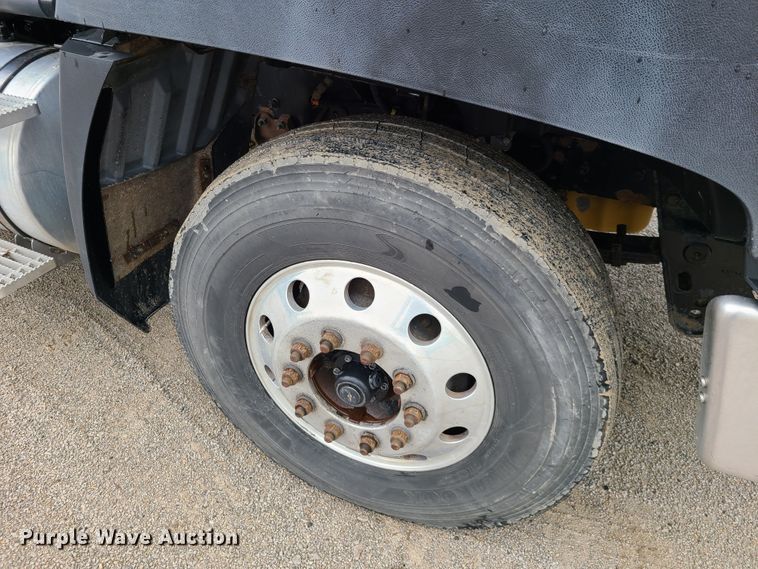 image for item L1374 2012 Caterpillar CT660L  semi truck